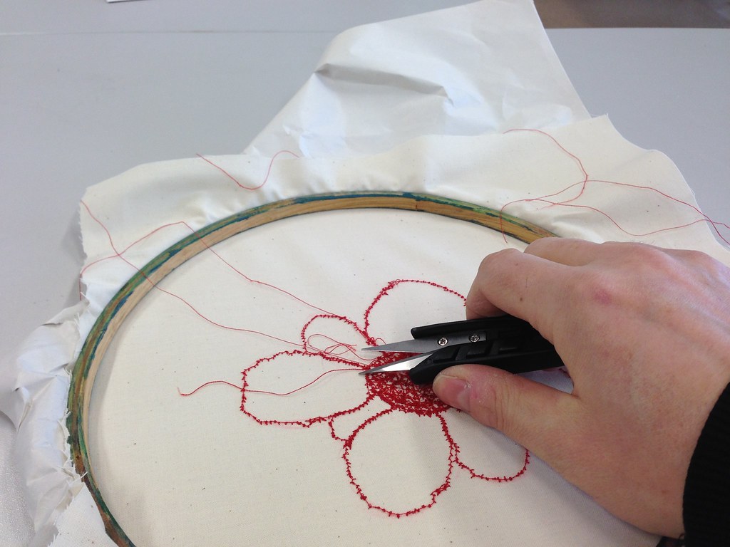 Freehand embroidery on sewing machine trimming the ends Gee Scales