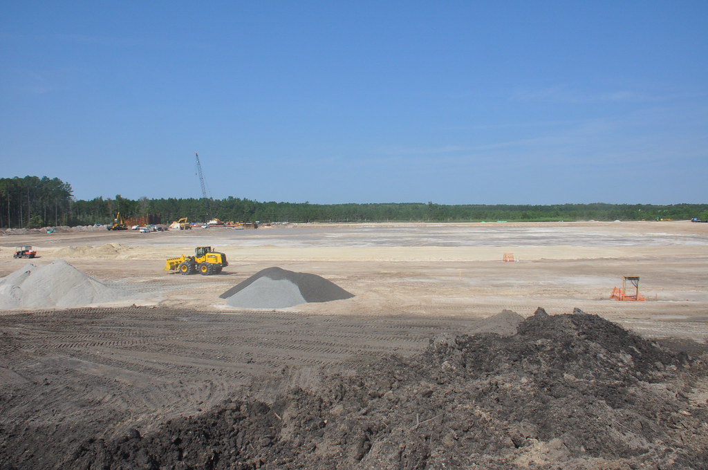 Work continues on the raw water storage impoundment as par… Flickr