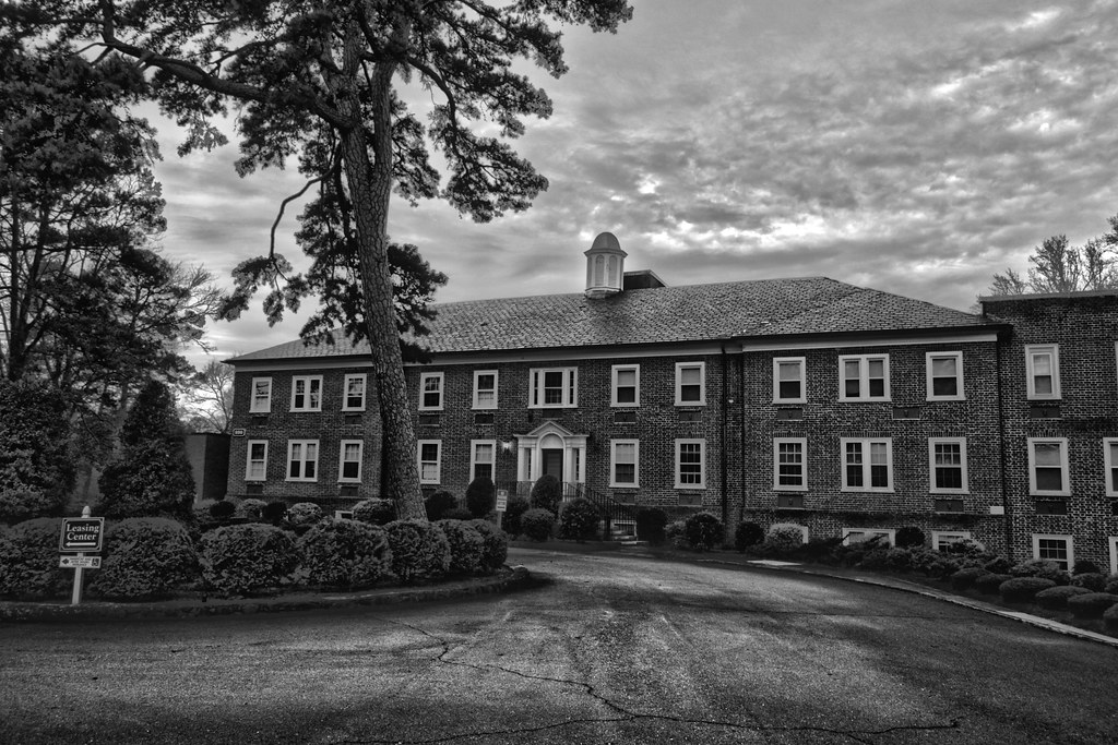 Old Hugh Chatham Hospital, 1931, Elkin NC, Chatham Woods S… Flickr