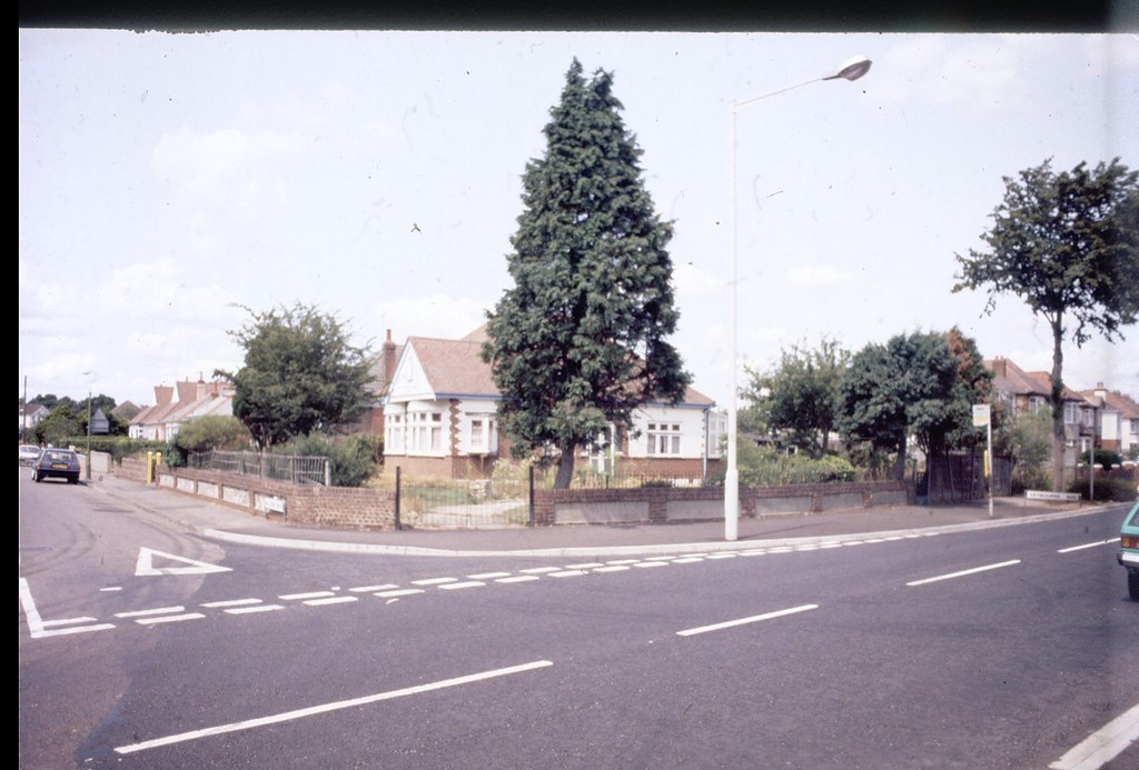 HILL VIEW RD / LEYBOURNE AVENUE. BOURNEMOUTH. DORSET. FEBR… Flickr