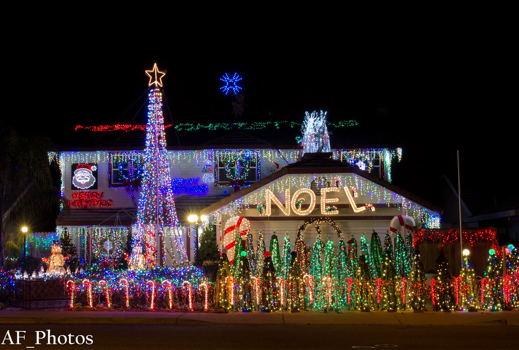 Travao Lane Tracy, CA Christmas Lights were synched up wit… Flickr