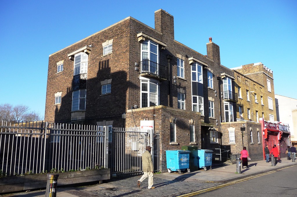 St Paul's House, Deptford High Street stpaulsprojectspace.… Flickr