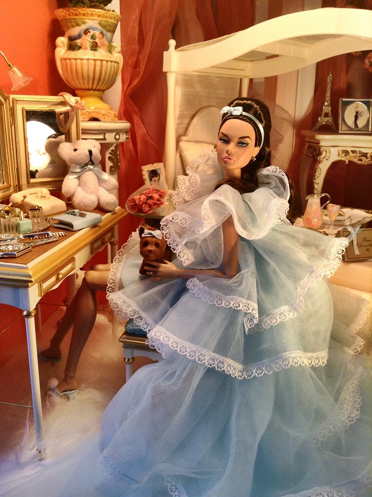 Powder Puff Poppy Poppy Parker Honey visits Poppy in her b… Flickr