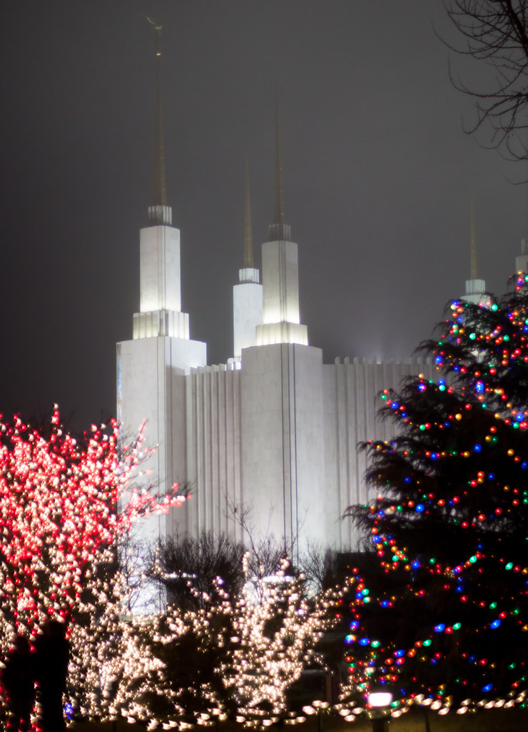 Mormon Temple Festival of Lights Kensington, Maryland Victoria