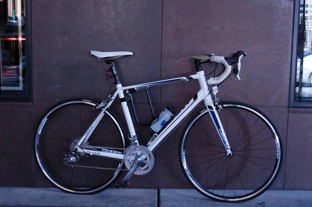 Giant Defy 2 w/ Accessories 800.00 M/L size Aluminum fram… Flickr