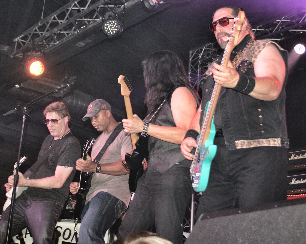 Twisted Sister Emporium, Patchogue (111) Featuring Berni… Flickr