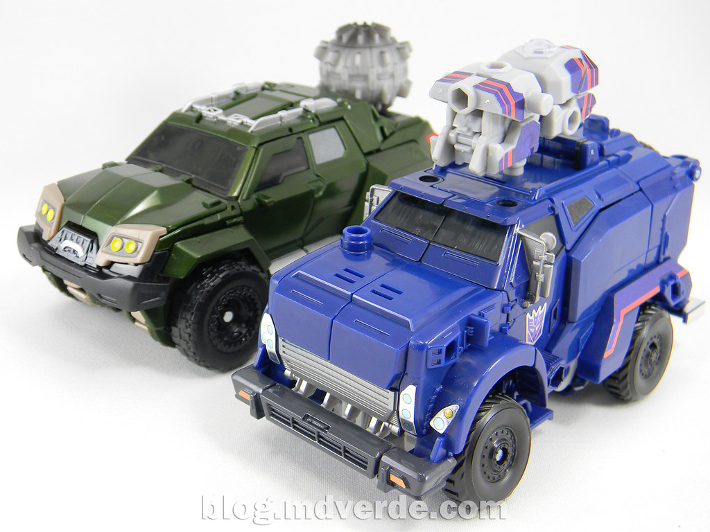 Transformers Breakdown Voyager Prime Arms Micron modo alterno vs Bulkhead a photo on