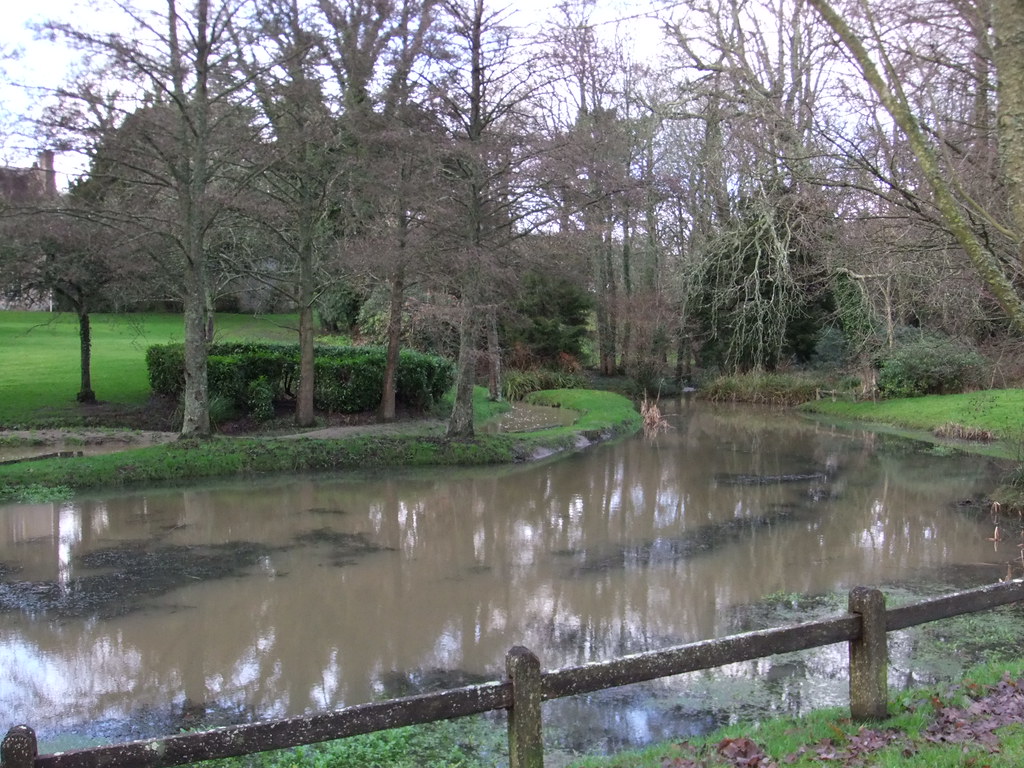 Ornamental Pond An ornamental pond oatsy40 Flickr