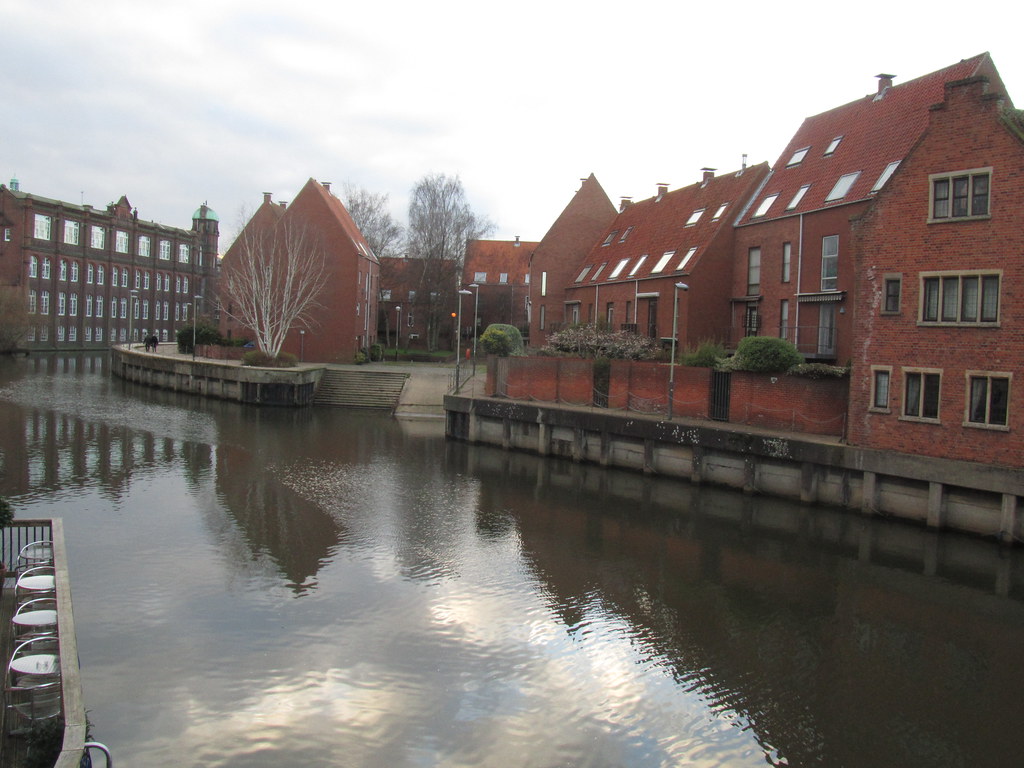 Norwich The houses in the middle are the 1970s Friars Quay… Flickr