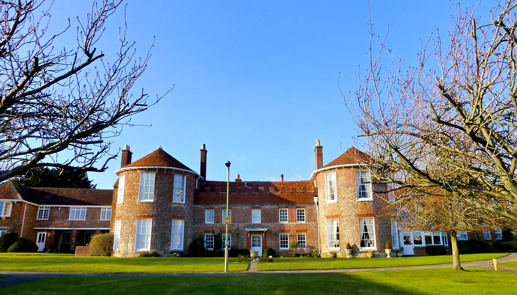 Milford On Sea Milford House where Diana lived in one of t… Flickr
