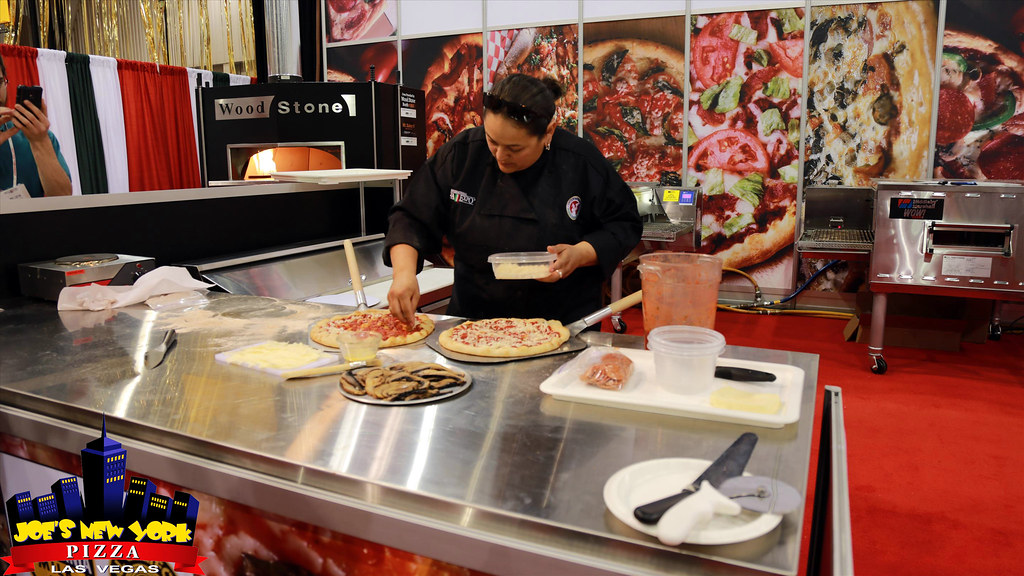Best Pizza in Las Vegas 2013 International Pizza Expo ww… Flickr