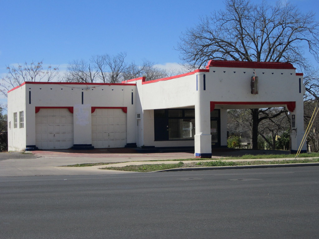 Vintage Gas Station Located in Alamo Heights, Texas (San A… Flickr