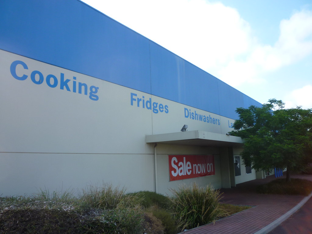 Abandoned Clive Peeters/Harvey Norman Moorabbin Former Cli… Flickr