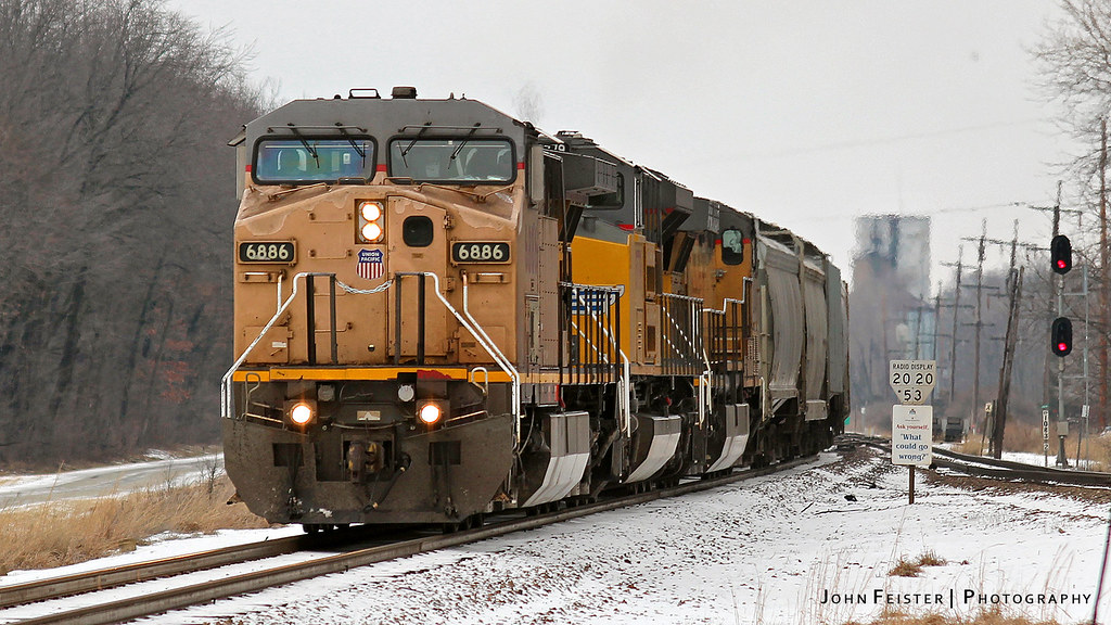 UP 6886 Woodland Junction, Illinois This one is in need … Flickr