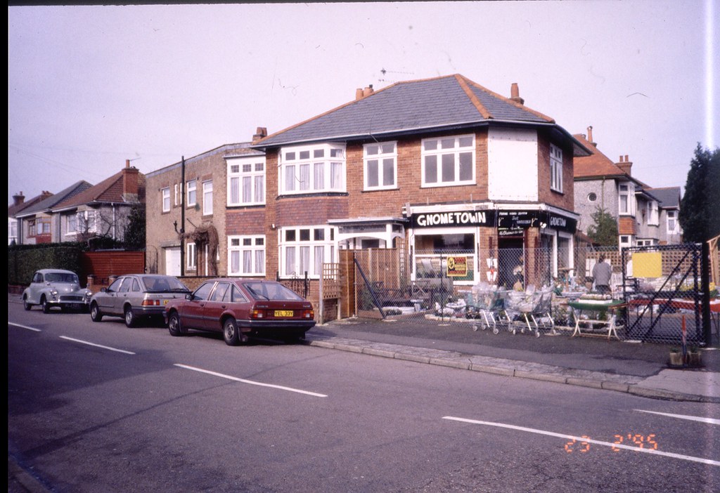 GRESHAM RD / 46 CHARMINSTER AVENUE. BOURNEMOUTH. DORSET. 1… Flickr