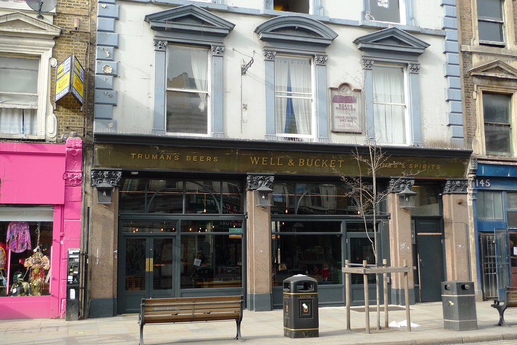 Well and Bucket, Shoreditch, E2 A closeup of the new faca… Flickr