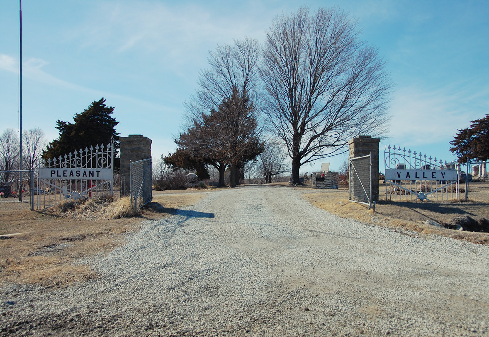 Pleasant Valley Cemetery Zeandale, Kansas fkdlekg Flickr