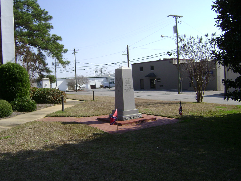 Grady County Courthouse Confederate Memorial MJRGoblin Flickr