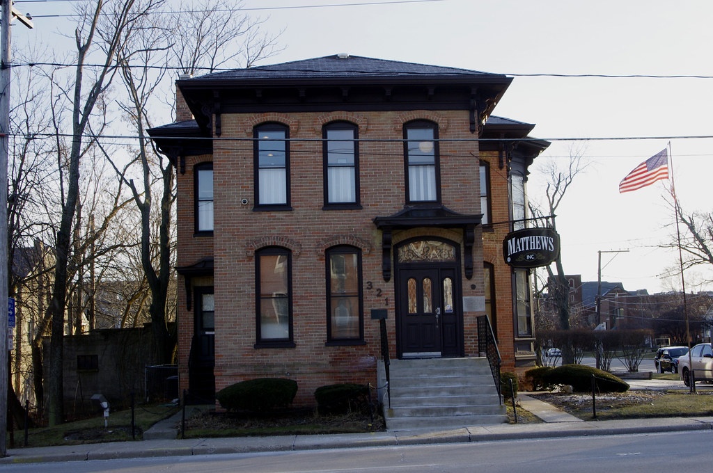 Old house, another law office. Grand Avenue, Waukegan IL Flickr