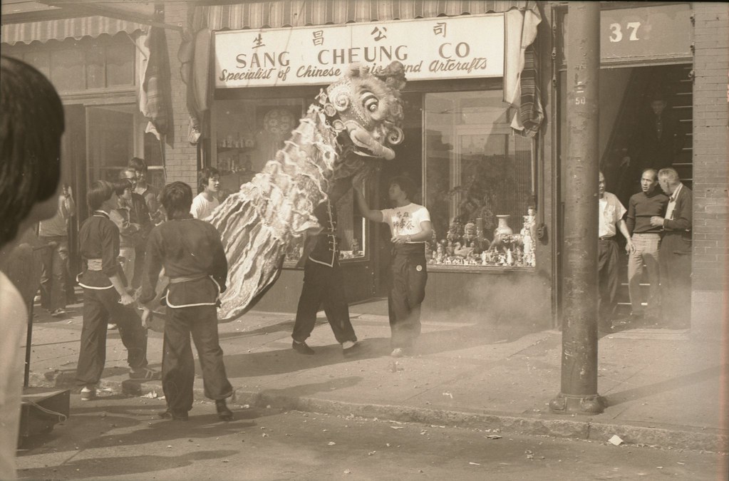 Chinese New Year 1973 Lion dancing in Vancouver's Chinatow… Flickr