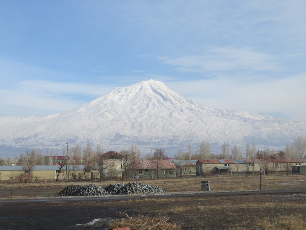Mt Ararat (5,137m) Daniel Snelson Flickr