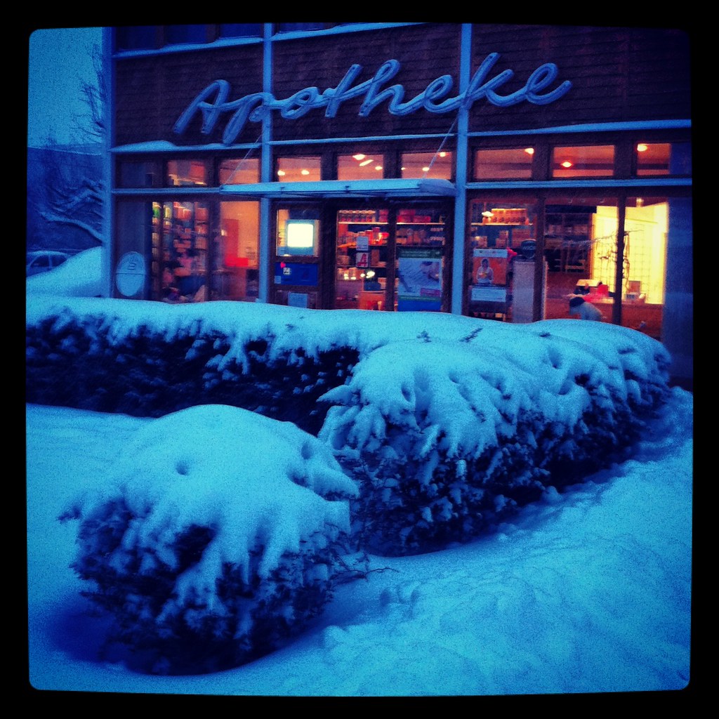 130117_Schnee_08 Grossfeld Apotheke am nach einem s… Flickr