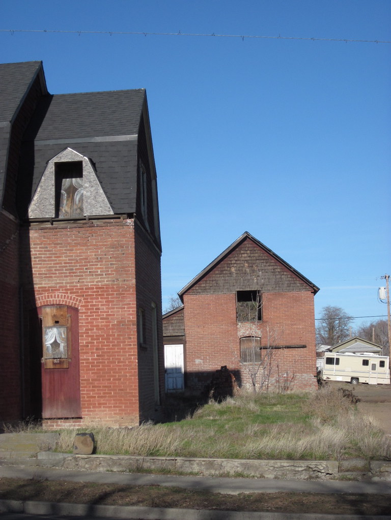 eastside of brick house in Moro, Oregon kriskef Flickr