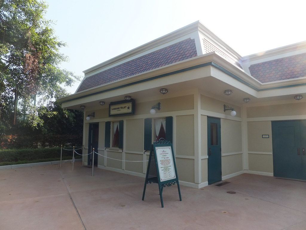 Left Luggage Service Lifting The Weight off Your Shoulders