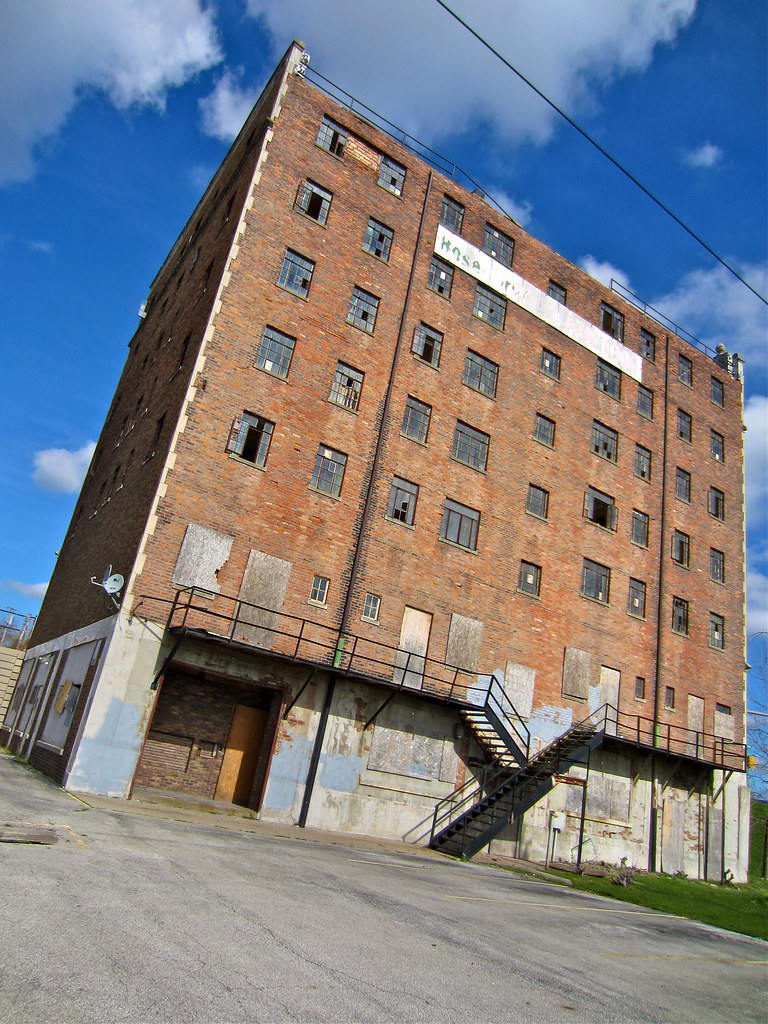 Warehouse, Toledo, OH An empty warehouselooking building … Flickr