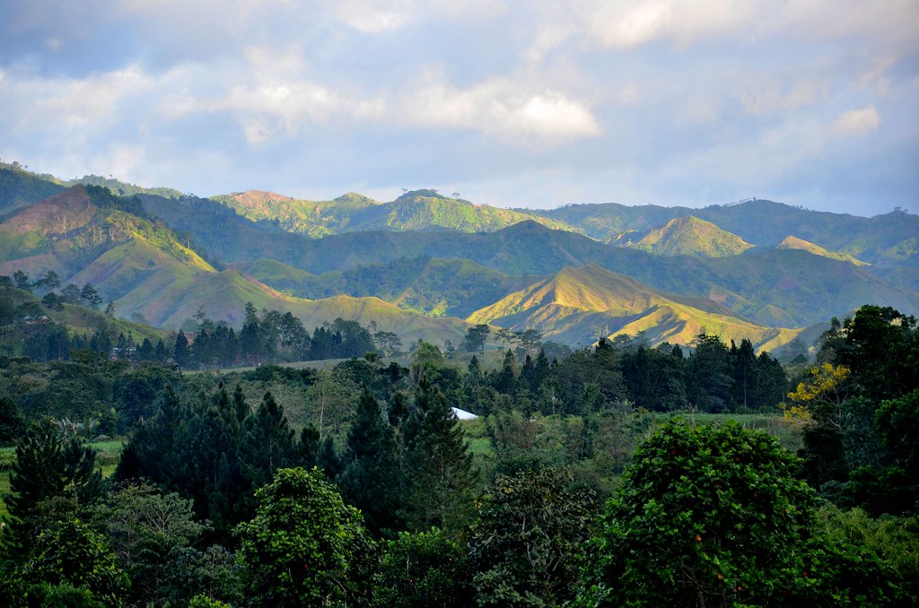 Malaybalay mountain ranges Malaybalay, Bukidnon, Flickr