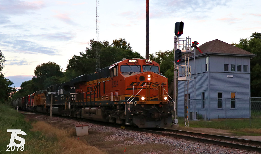 2/2 BNSF 8204 Leads WB L571 Manifest Iowa Falls, IA 6261… Flickr