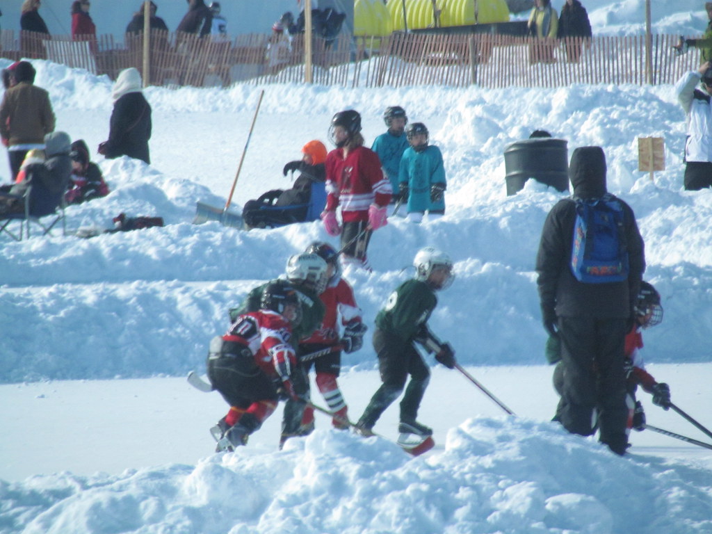 Pond Hockey St. Ignace, MI Youth division hockey on Mora… Flickr