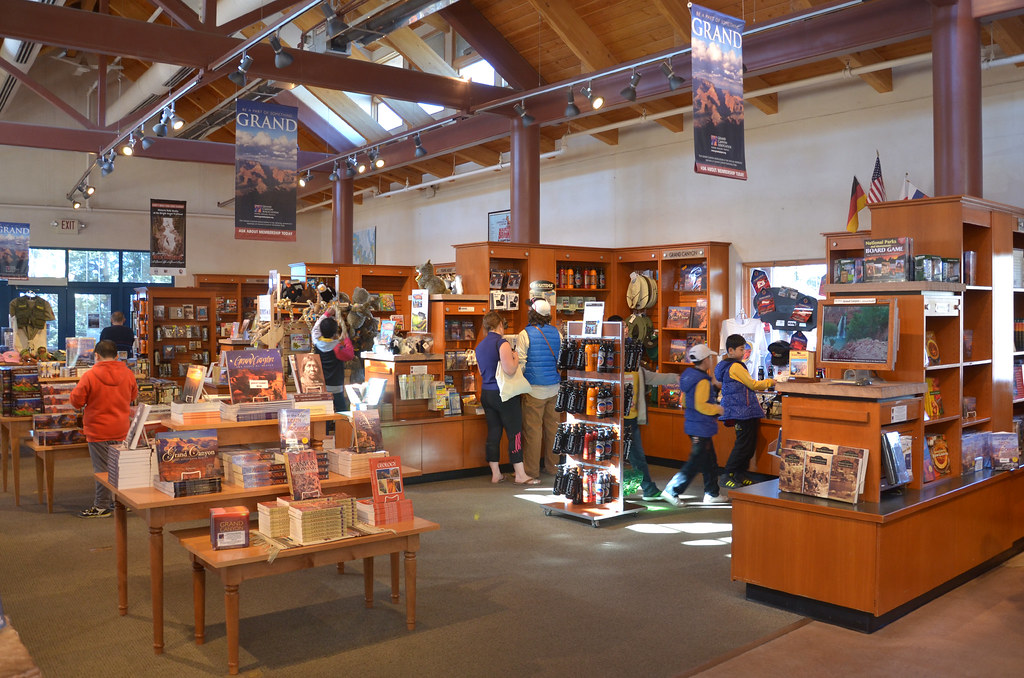 Grand Canyon Park Store Interioir (2013) 1284 The largest … Flickr