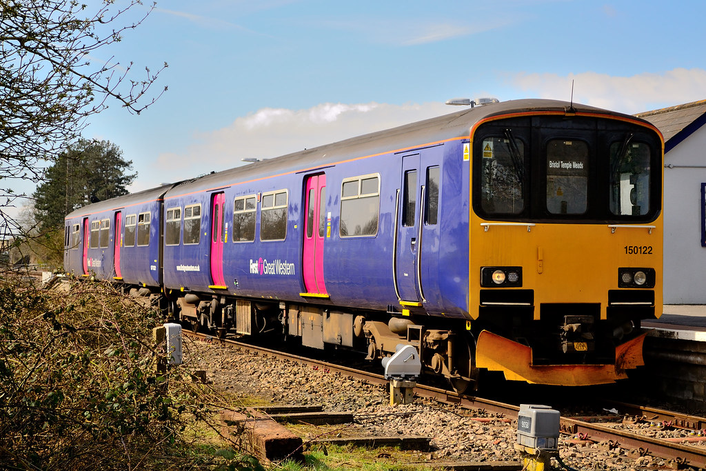 Castle Cary 150122 One of the numerous cascaded Class 15… Flickr