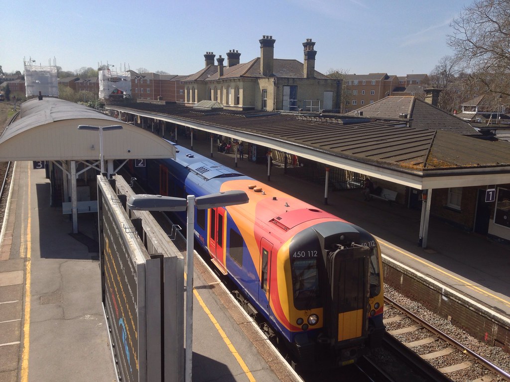 Aldershot railway station Seen from the existing footbridg… Flickr