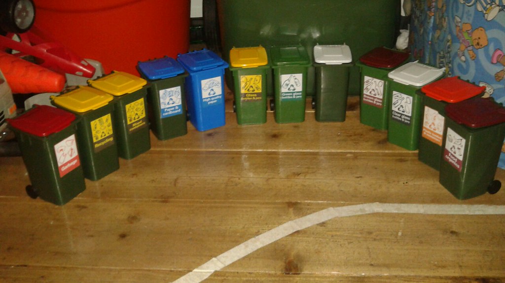 My Mastec mini bins in AS standard colours got most colour… Flickr