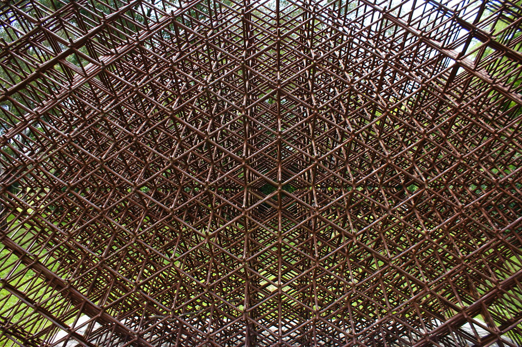 Modern garden art (metal rebar) (1) Karl Gercens Flickr