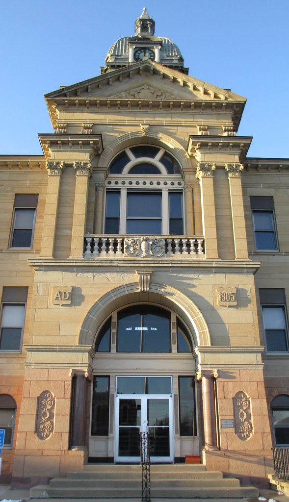 Benton County Courthouse Detail (Vinton, Iowa) This striki… Flickr