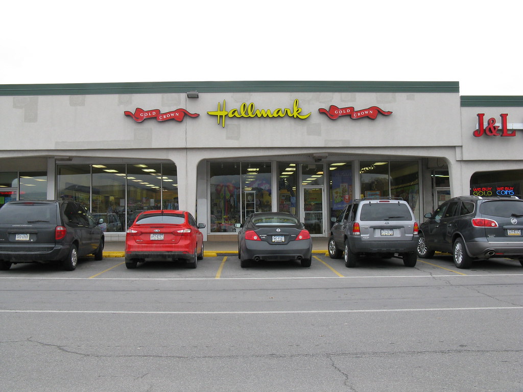 Chris' Hallmark at the Pleasant Valley Shopping Center A… Flickr