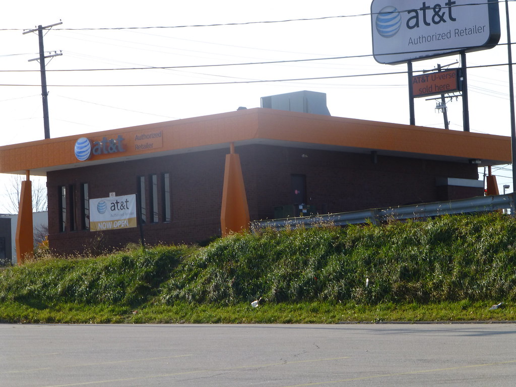 AT&T store in Brooklyn, Ohio a photo on Flickriver