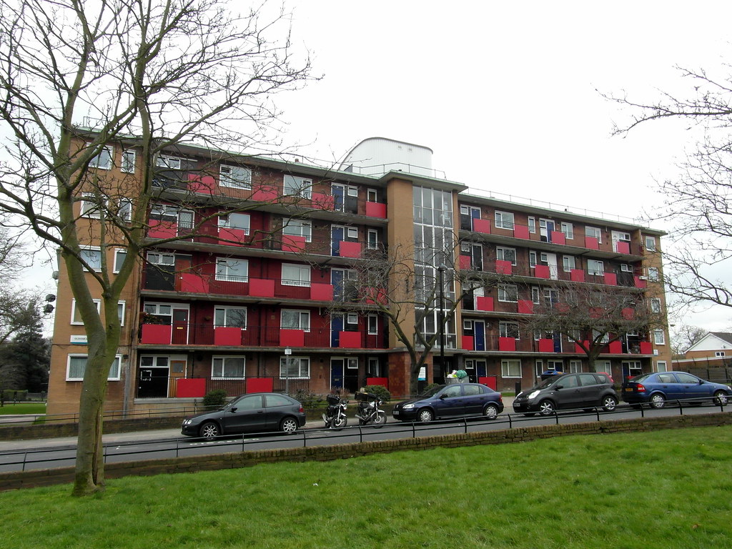 Kingswood Estate Early PostWar LCC Estate, Dulwich Reading Tom
