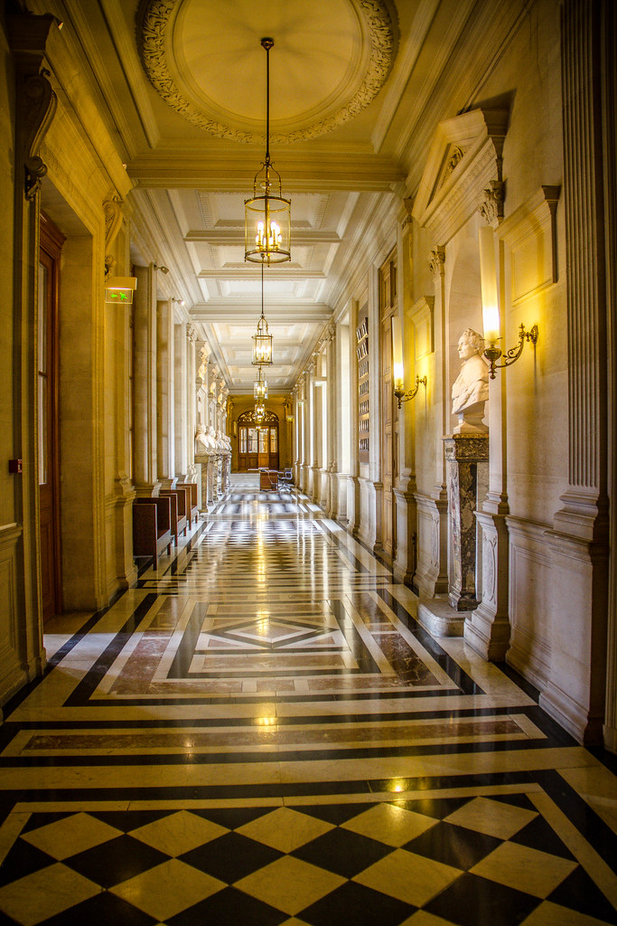 Palais de Justice galerie des portraits Situé au cœur de… Flickr