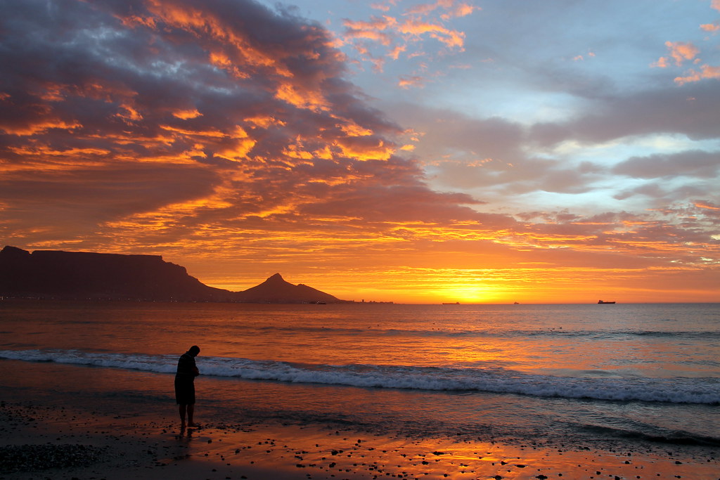 Summer Sunset in Cape Town A beautiful summer sunset taken… Flickr