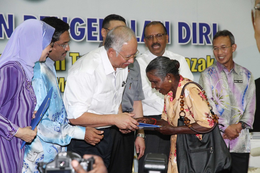 Majlis Penganugerahan Dokumen Pengenalan Diri Barubaru