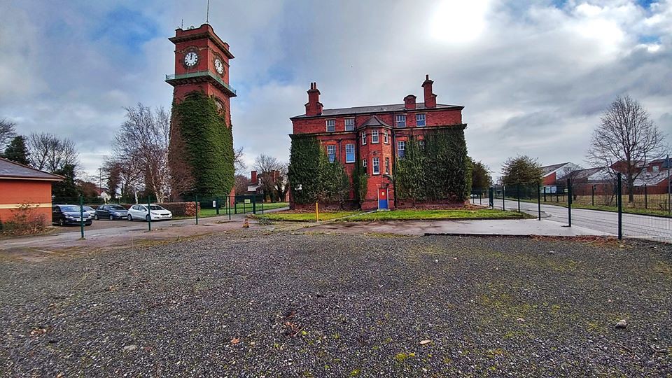 Seacroft Hospital As I was passing I thought I would go ha… Flickr