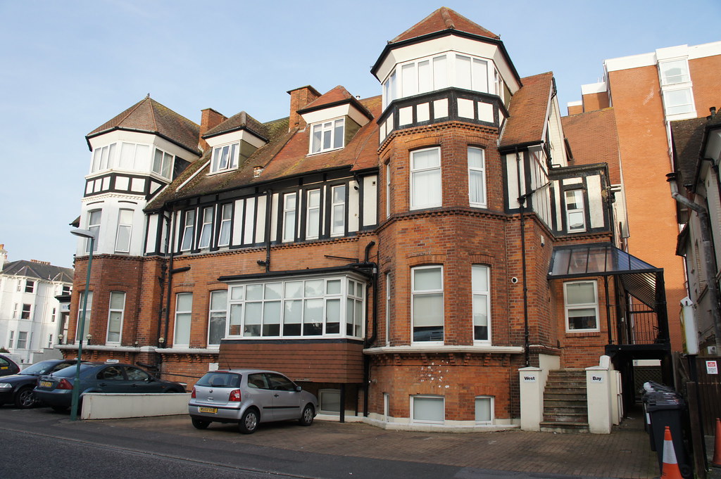 Whitley Court Hotel and West Bay Hotel (Knockholt Hotel), West Cliff
