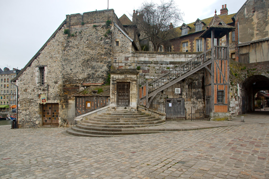 La Lieutenance du port de Honfleur La Lieutenance du port … Flickr