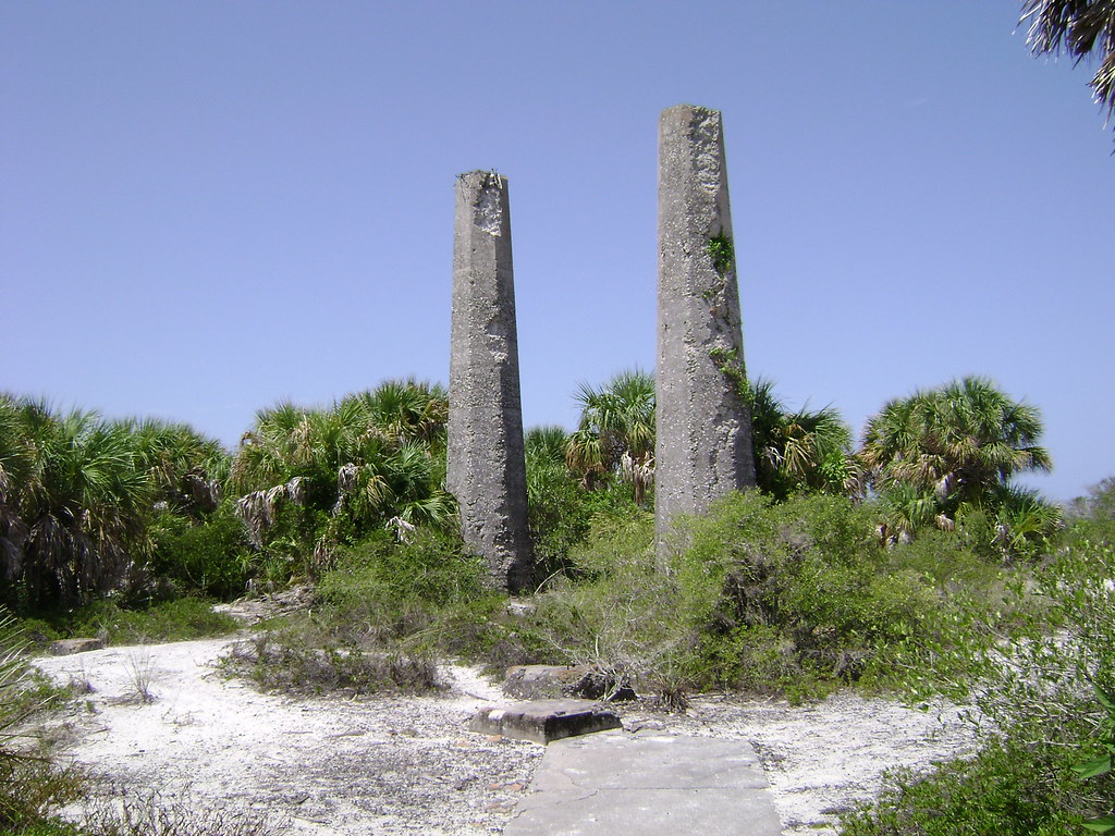 Egmont Key Summer 2012 Military ruins on the beach side of… Flickr