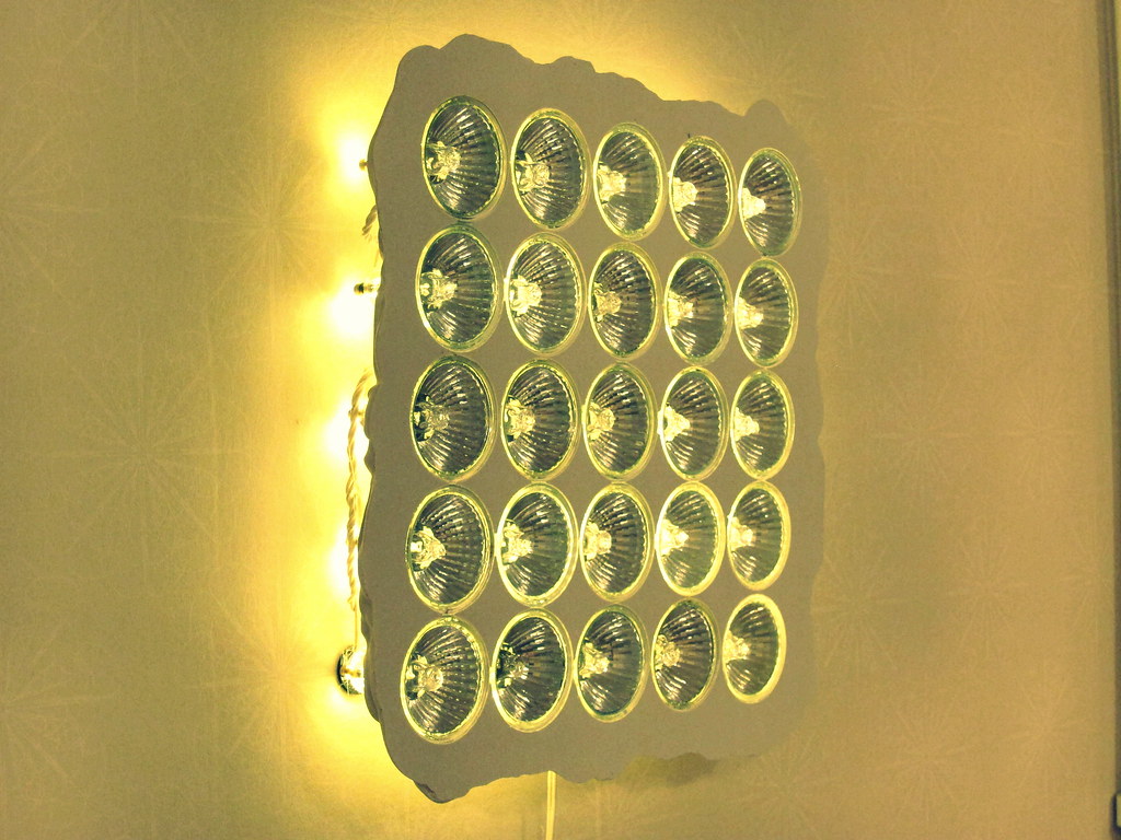 Arena Defunct MR16 GU10 Base Light Bulbs + LED array + pla… Flickr