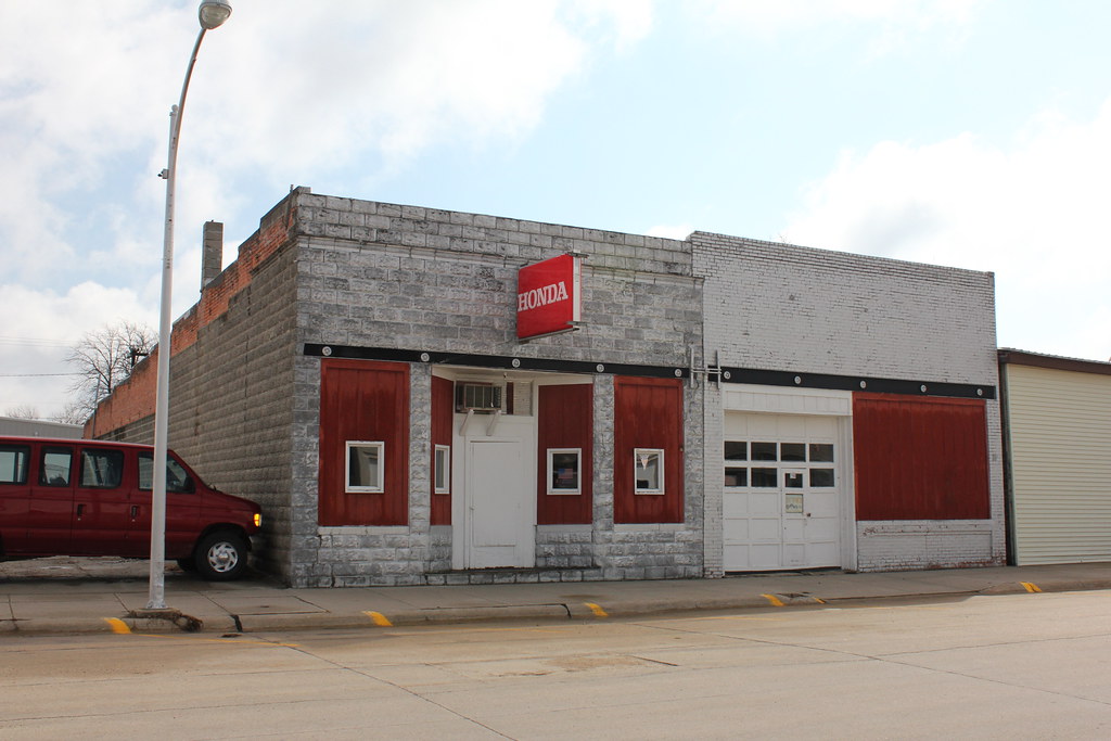 Raskey Motor Co. Brainard, NE Tom McLaughlin Flickr